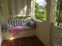 Ground Floor Apt with garden only 3 mins walk to Beach and Beach Club - Pool