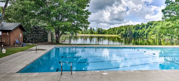 Lake, Golf & Hike at Linville Lodge in  Linville  Land  Harbor  Resort Community Hotels in Avery County