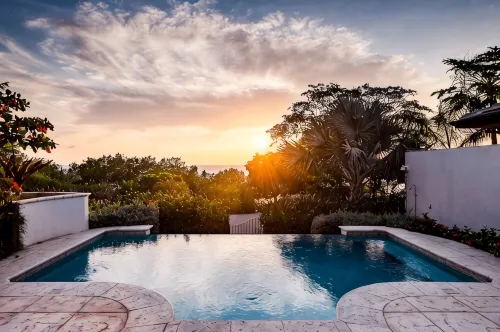 BEACHFRONT 5BR Luxury Villa "Carolina Del Mar", Memorable Sunset Views.
