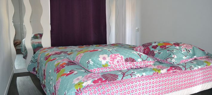 "I jazz the colors in Albi", 2 bedroom apartment, right in the center of ALBI Hotels in Albi