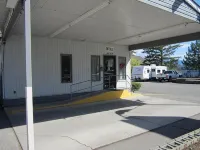 Canadas Best Value Desert Inn & Suites - Motels