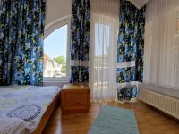 Sunshine Beach House DIRECTLY ON THE LAKE, ROWBOAT, Garden/barbecue island, WiFi - Gym