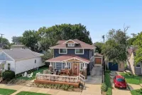 Enjoy Beachfront Living With family!