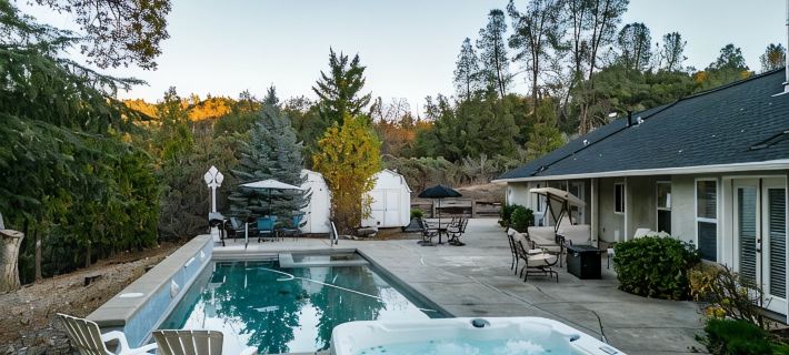 Scenic Mountain Views w/ Game Room, Pool & Hottubs Hotels in Madera County