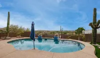 Spacious 4-bedroom house with Mountain View’s, pool and putting green. - Pools