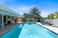 2 blocks to the beach-Dock-Ocean Access boating-Pool-Grill-Fully updated-Tikihut - Beach