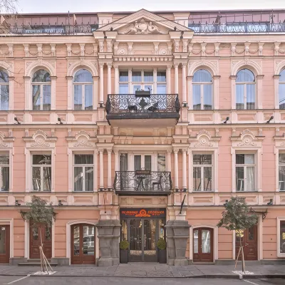 Heritage Hotel and Suites Hotels near Chugureti