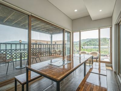 Seongju Oasis Pool Villa