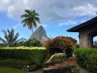Private Honeymoon Villa with View Of Caribbean & Piton Mountains, Full Service Hotels in 