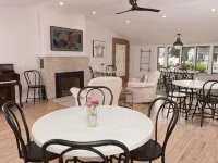 Knotty Pine Motel Hotels in Bennington