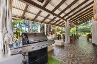The Beach Bungalows Tamarindo- Adults Only - Homestays