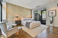 Luxury Townhouse on Main | Rooftop Patio | Hot Tub | Walk to Hiking, Restaurants, and Shopping -  Appartamenti vacanze