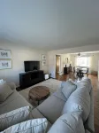 Charming 2-Bedroom Apartment in Cincinnati - Condos