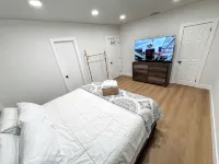 Miami Freedom Park Oasis by HS with Swimming Pool, AC, WiFi, Pool Table - Bungalows