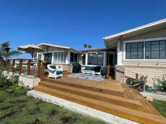 Cozy Home w/ Stunning Views + Sunsets