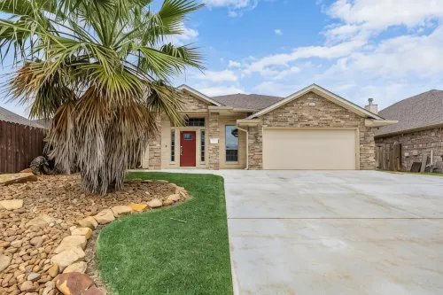 Aggie Escape  4BR+Fire Pit + Yard Games Near A&M