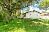Walk to dwnt/7min to beach/king bed/Free parking - Homestays
