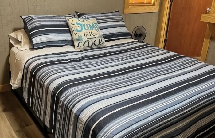 Handicap-Accessible Cabin Near Kirby Landing & Lake Greeson – Pet-Friendly