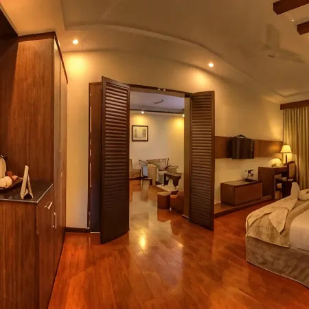 Hotel le Ruchi the Prince