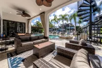 Villa Tropical,  Waterfront location off Las Olas in Seven Isles - 5-Star