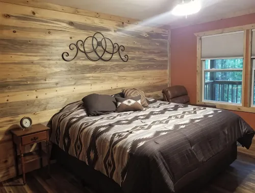 Brand New-1 Bedroom Condo right on the Toccoa River - 3-Star