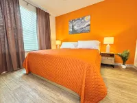 Stylish King Bed Southside Pool Gym TownCenter I95 - balcony