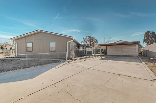 The Cozi Mountainview Corner! Spacious 4-bedroom house in charming Albuquerque. - บังกะโล