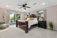 6 Br Family and Friends Retreat- Pool, Theatre, Walk to Notre Dame & Restaurants - 4-Star