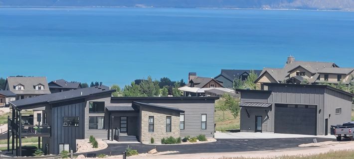 MODERN BEAR Lake House with incredible lake views! Hotels in Bear Lake County
