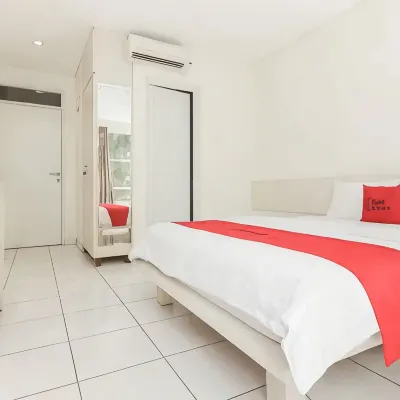 RedDoorz Near Pancoran Hotels near Duren Kalibata