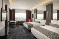 The Davenport Grand, Autograph Collection