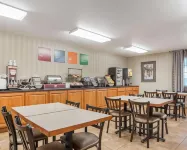 Comfort Inn Story City - I-35 Near Ames - Pysäköinti
