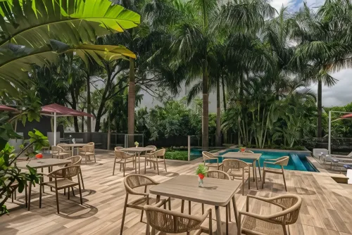 Crowne Plaza DAR ES SALAAM by IHG - piscina