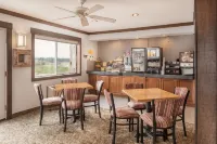 Days Inn by Wyndham Osage Beach Lake of the Ozarks - Wifi