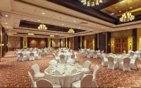 Radisson Blu Plaza Resort and Spa Karjat - 朝食