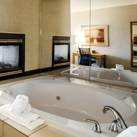 Comfort Suites Hanes Mall
