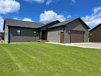 Relax & Unwind at Sunset Lake Paradise 4Br Lakefront Retreat with Fire Pit, WiFi