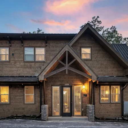 Indoor Pool,Fire Place, Hot Tub, Game Room, WiFi, AC, Sleep 10. Douglas Lake.