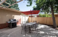 Pet friendly apartment in thriving Arvada