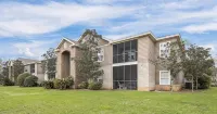 Upgraded condo close to Beach - 2-Star