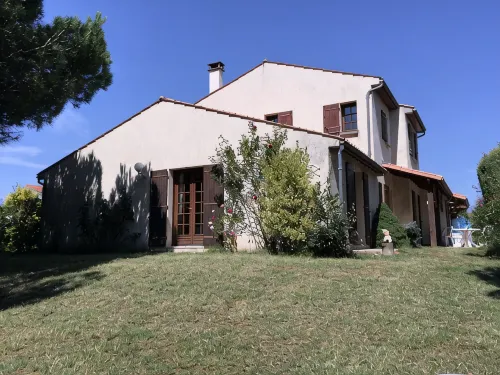 VILLA 160 M ° LIVING LAND AND WITH TREES OF 1500 M ° BEAUTIFUL BUILDING - Villas