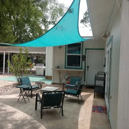 Charming pet friendly cottage in downtown Port St Joe