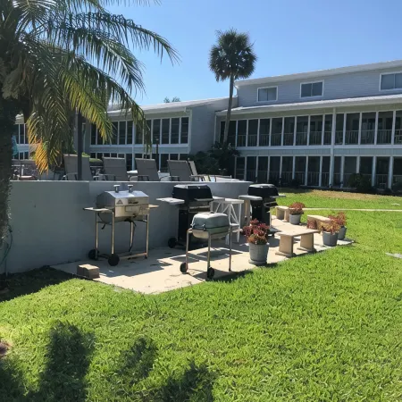 Riverbend - 2 Bedroom waterfront condo with spectacular views!!