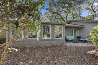 Sea Pines, Amazing Complete Remodel, Walk to the Beach Club, Two free bikes - Villas