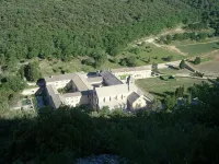 GIte in a quiet hamlet near Gordes - 2 étoiles