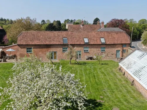 Manor Farm Courtyard Cottages - Park Yeri
