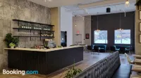 卡爾加里機場-迪維亞蘇特拉廣場及會議中心 - 酒吧