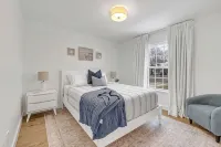 Charming, 2 King Beds, Fire Pit, 72" Smart TV, Welcoming - 4 tähden