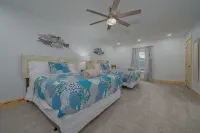Waldens Creek Hideaway on the farm with theater room and hot tub. - Farmhouses