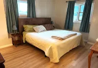 4 Bedroom Water Front Home on Exclusive Cleverdale